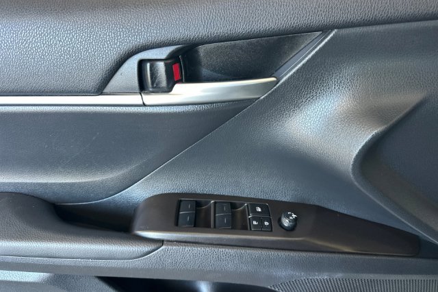 Used 2024 Toyota Camry SE FWD image 14