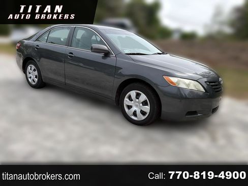 Used 2007 Toyota Camry LE FWD image 1