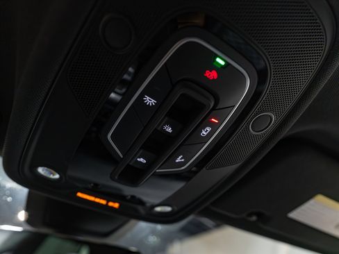 Used 2020 Audi SQ8 Prestige image 35