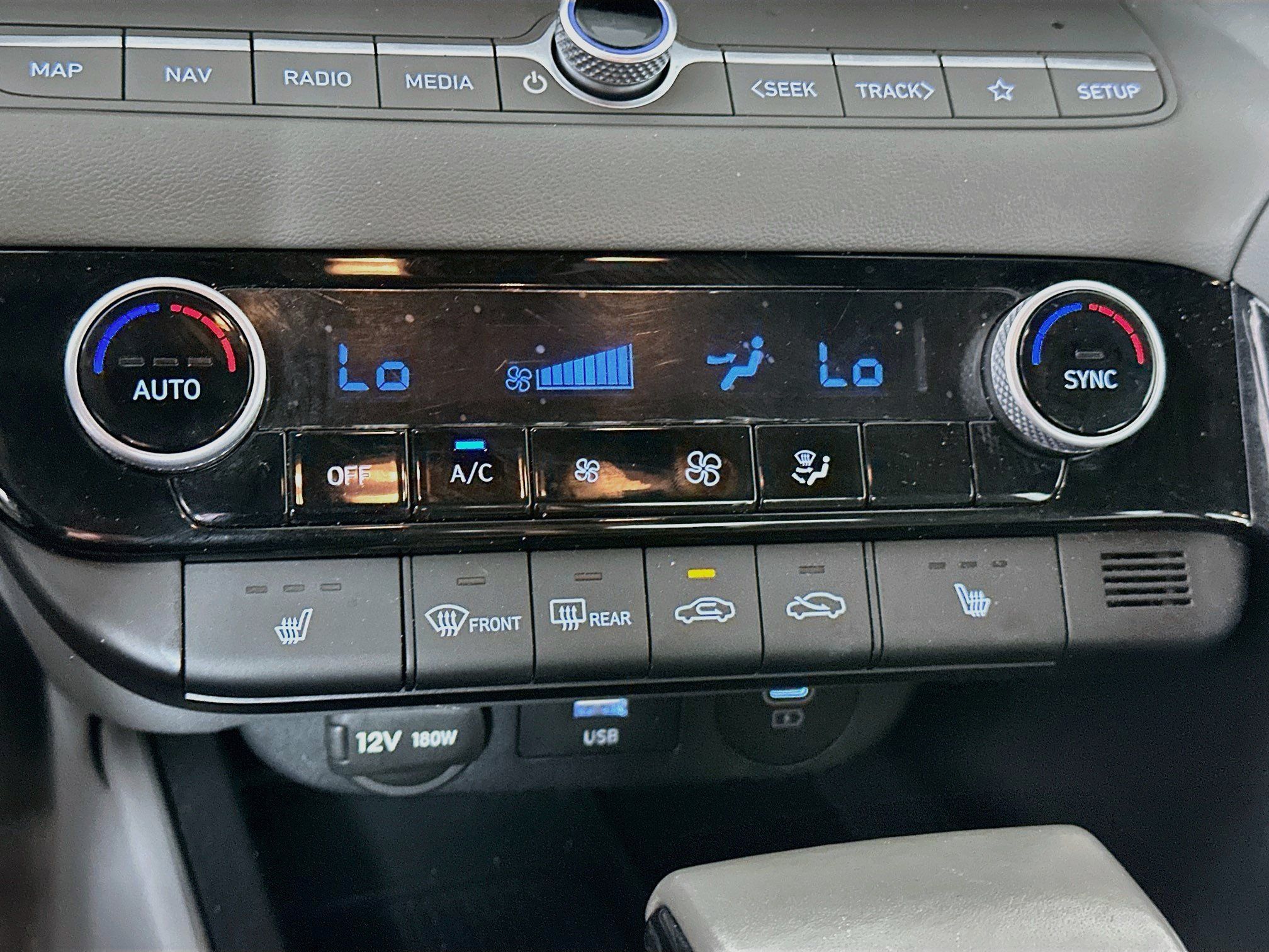 Used 2025 Hyundai Elantra SEL FWD image 24