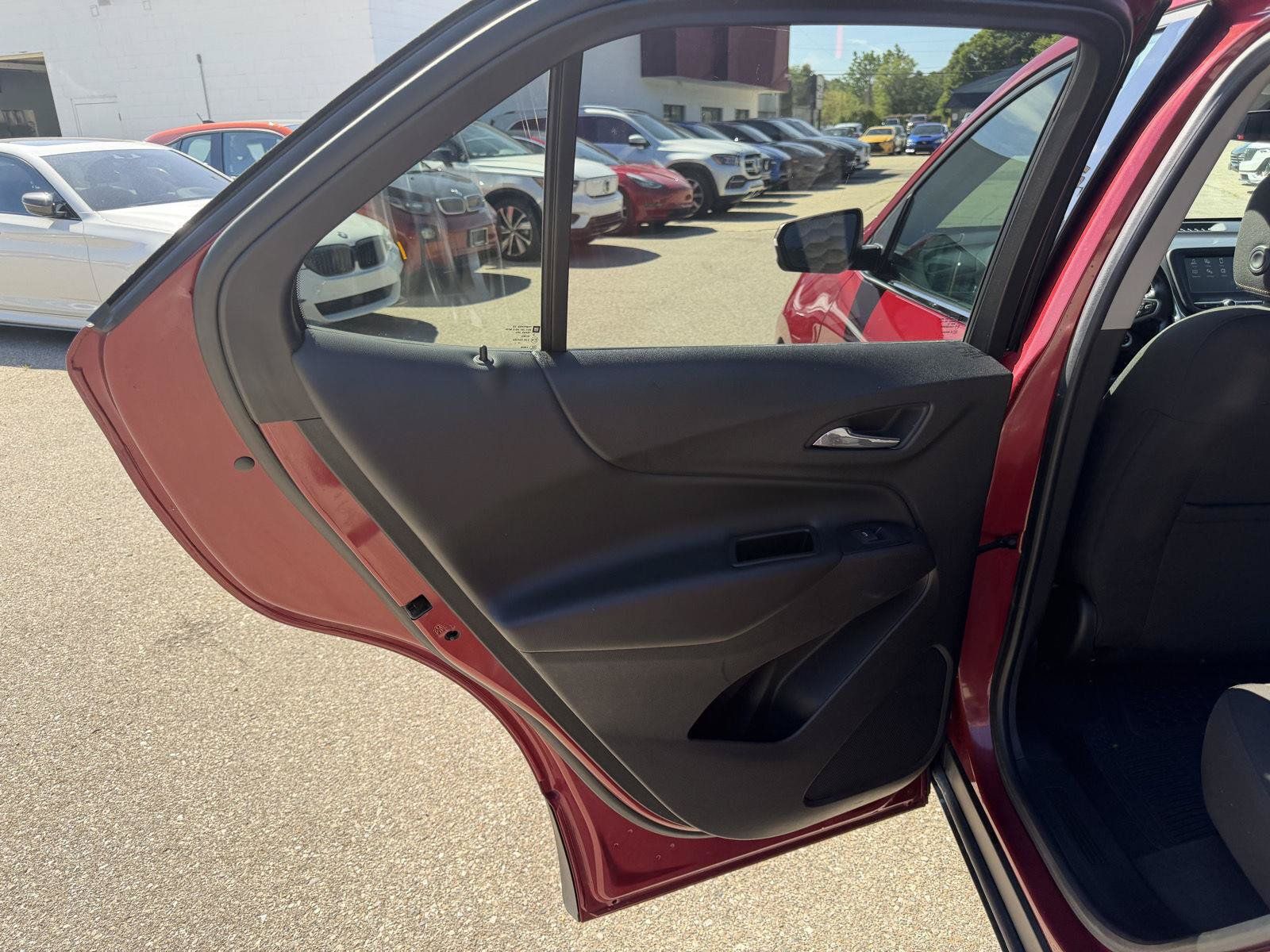 Used 2018 Chevrolet Equinox LT AWD/4WD image 18