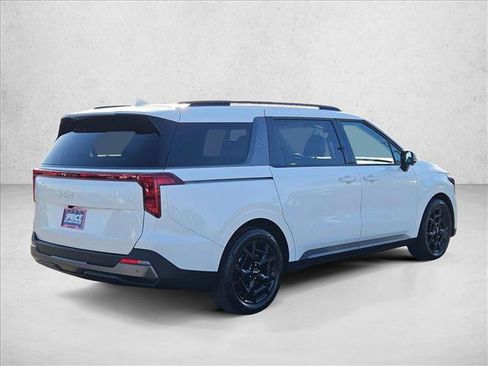 Used 2025 Kia Carnival SX w/ SX Dark Edition Package image 5