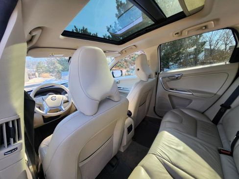 Used 2013 Volvo XC60 T6 image 8