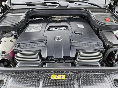 New 2026 Mercedes-Benz GLS 580 4MATIC image 17