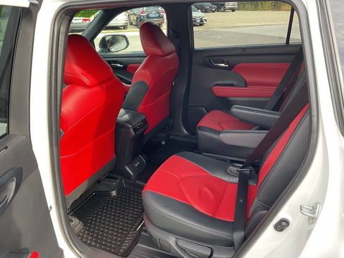 Used 2023 Toyota Highlander XSE image 31