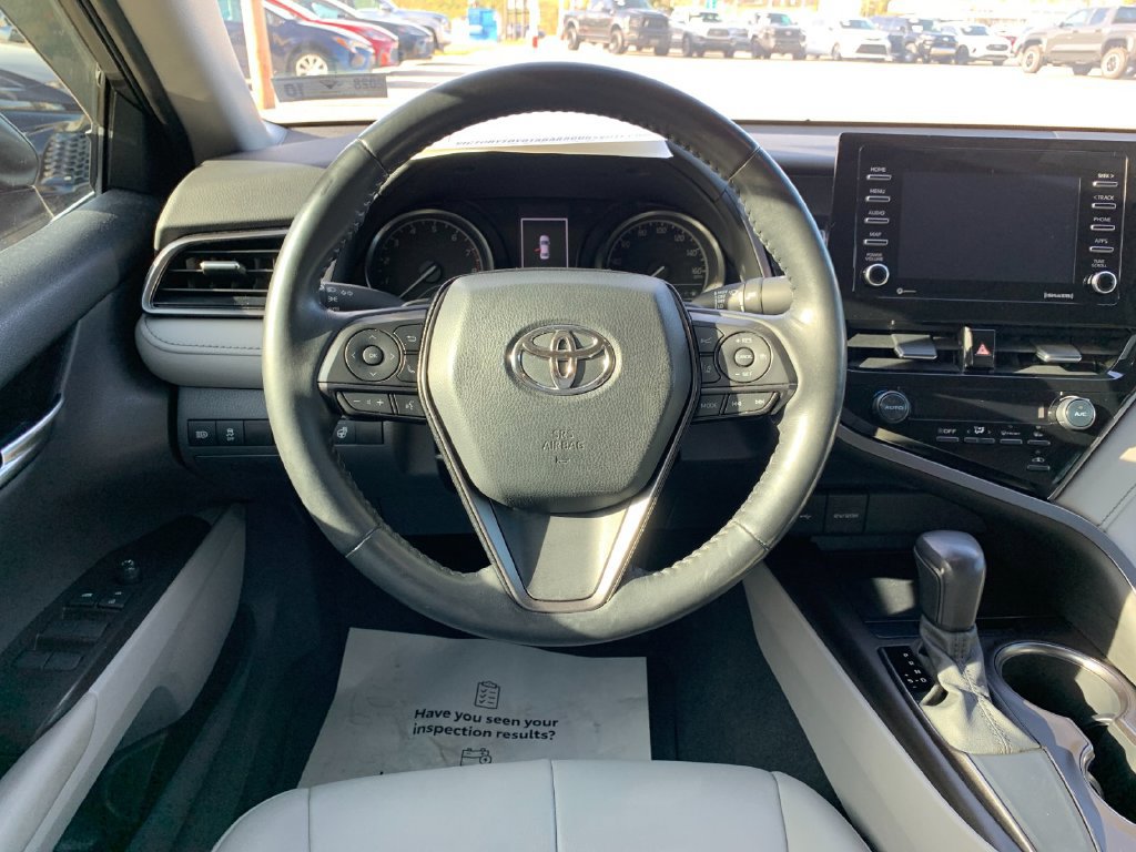 Used 2021 Toyota Camry SE w/ Cold Weather Package FWD image 17