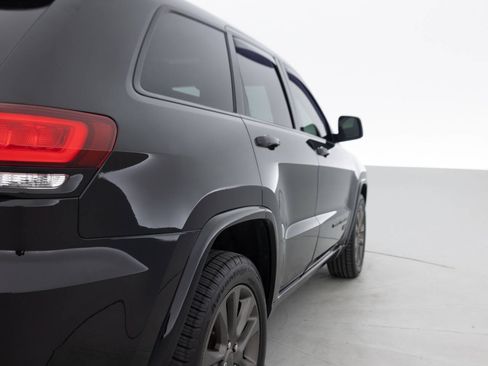 Used 2017 Jeep Grand Cherokee Limited 75th Anniversary AWD/4WD image 14