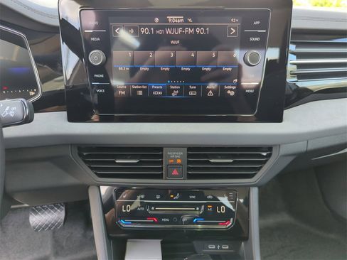 New 2025 Volkswagen Jetta SE image 30