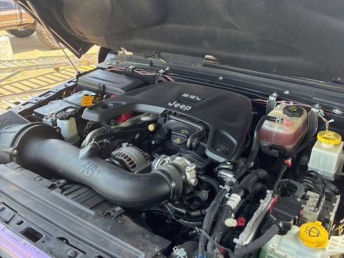 Used 2021 Jeep Gladiator Mojave AWD/4WD image 12