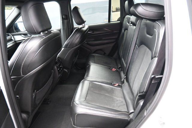 Used 2024 Jeep Grand Cherokee Altitude AWD/4WD image 33