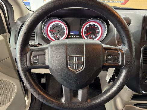 Used 2013 Dodge Grand Caravan SE FWD image 5
