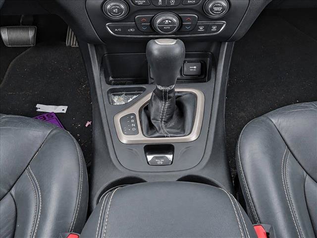 Used 2017 Jeep Cherokee Limited FWD image 14
