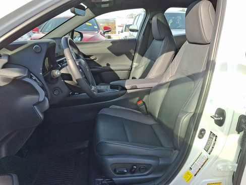 Used 2023 Lexus UX 250h AWD w/ Premium Package image 9