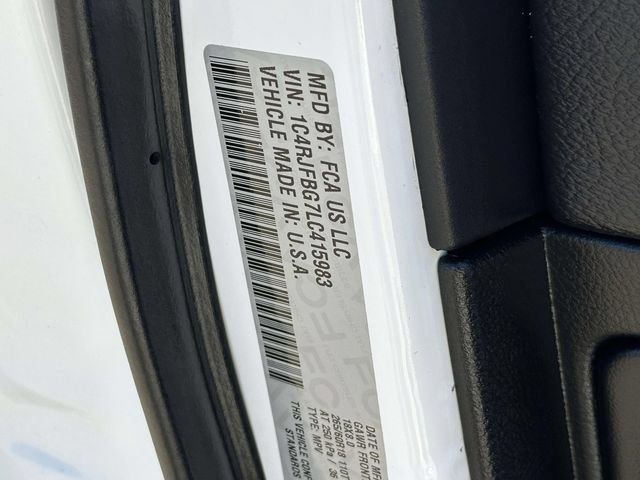 Certified 2020 Jeep Grand Cherokee Limited AWD/4WD image 12