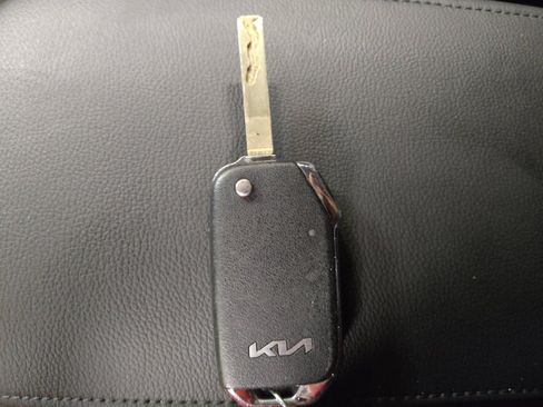 Used 2022 Kia Soul LX FWD image 32