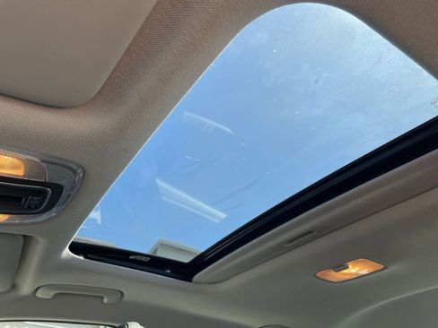 Used 2025 Hyundai Elantra Limited image 30