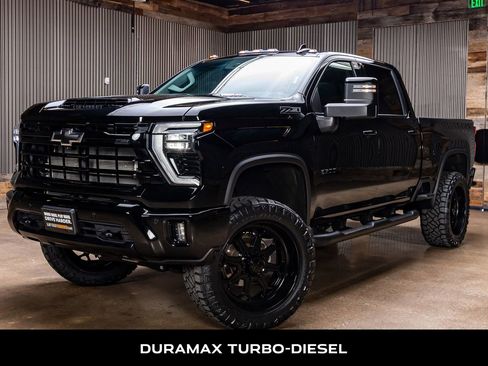 Used 2024 Chevrolet Silverado 2500 LTZ w/ LTZ Plus Package AWD/4WD image 5
