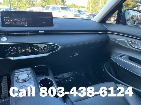 Used 2022 Genesis GV70 2.5T w/ Select Package AWD/4WD image 17
