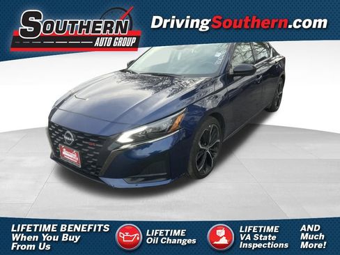 Used 2023 Nissan Altima 2.5 SR image 1