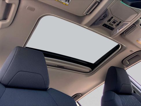 Used 2024 Toyota RAV4 XLE w/ Convenience Package FWD image 14