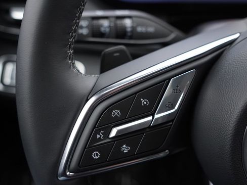 Certified 2025 Buick Enclave Preferred image 33