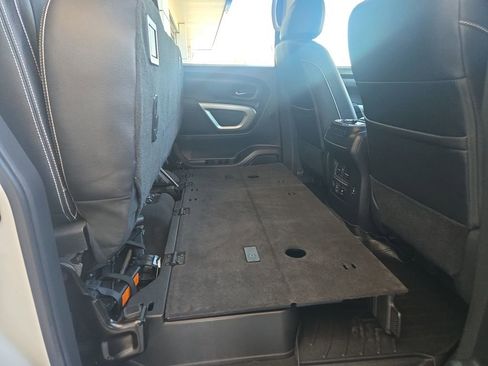 Used 2019 Nissan Titan PRO-4X w/ Pro-4x Convenience Package AWD/4WD image 18