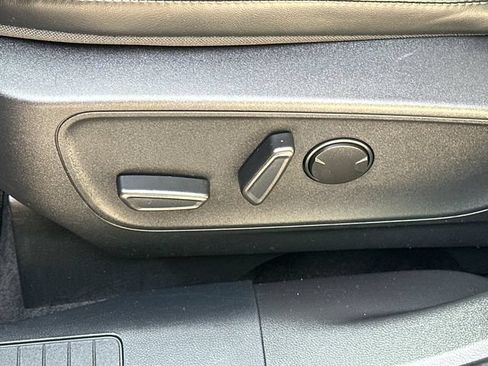 Certified 2025 Ford Escape Platinum AWD/4WD image 40