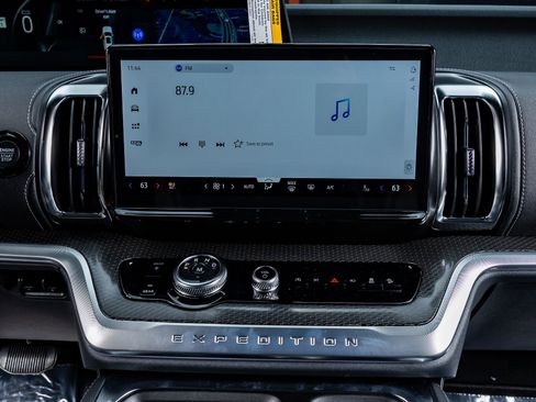 Used 2025 Ford Expedition Platinum w/ Stealth Performance Package image 21