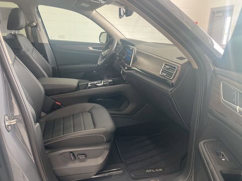 New 2026 Volkswagen Atlas SEL AWD/4WD image 42