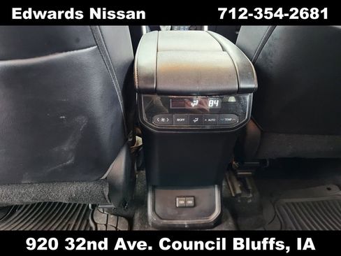 Used 2023 Toyota Highlander XLE image 16