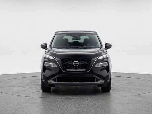Used 2025 Nissan Rogue SV image 1