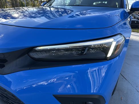 Used 2022 Honda Civic Sport Touring image 6