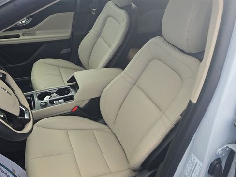 Used 2025 Lincoln Corsair Grand Touring w/ Jet Appearance Package image 11