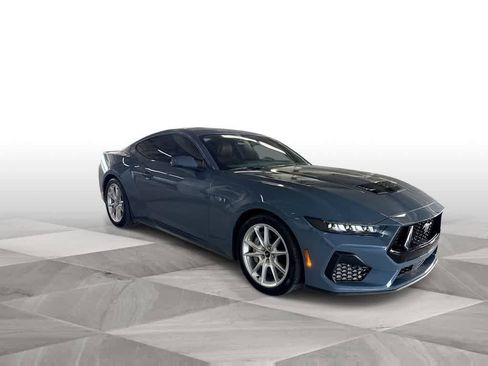 Used 2025 Ford Mustang GT Premium RWD image 2