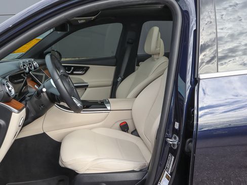 Used 2023 Mercedes-Benz GLC 300 4MATIC image 7