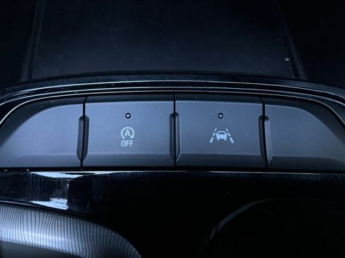 Used 2025 Buick Envista Sport Touring image 23