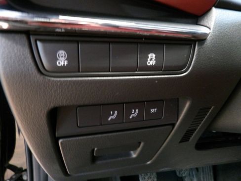 Used 2023 MAZDA MAZDA3 s image 27