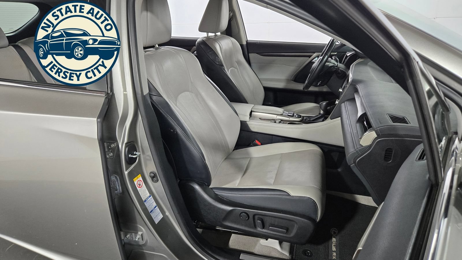 Used 2019 Lexus RX 350 AWD w/ Navigation Package image 38