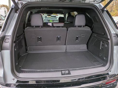 New 2026 Chevrolet Traverse RS w/ LPO, Floor Liner Package FWD image 33