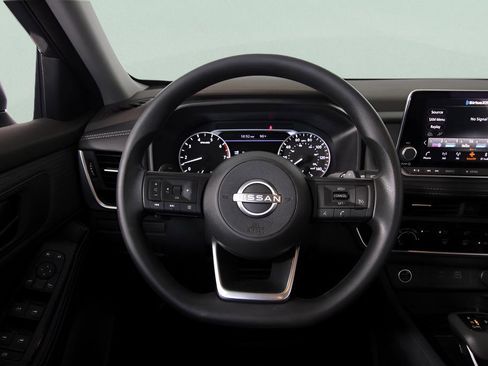 Used 2022 Nissan Rogue S image 13