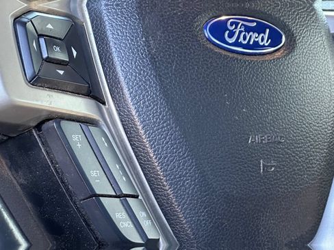 Used 2022 Ford F250 Lariat w/ Lariat Ultimate Package AWD/4WD image 27