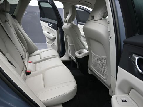 Used 2023 Volvo XC60 B5 Plus w/ Protection Package Premier image 17