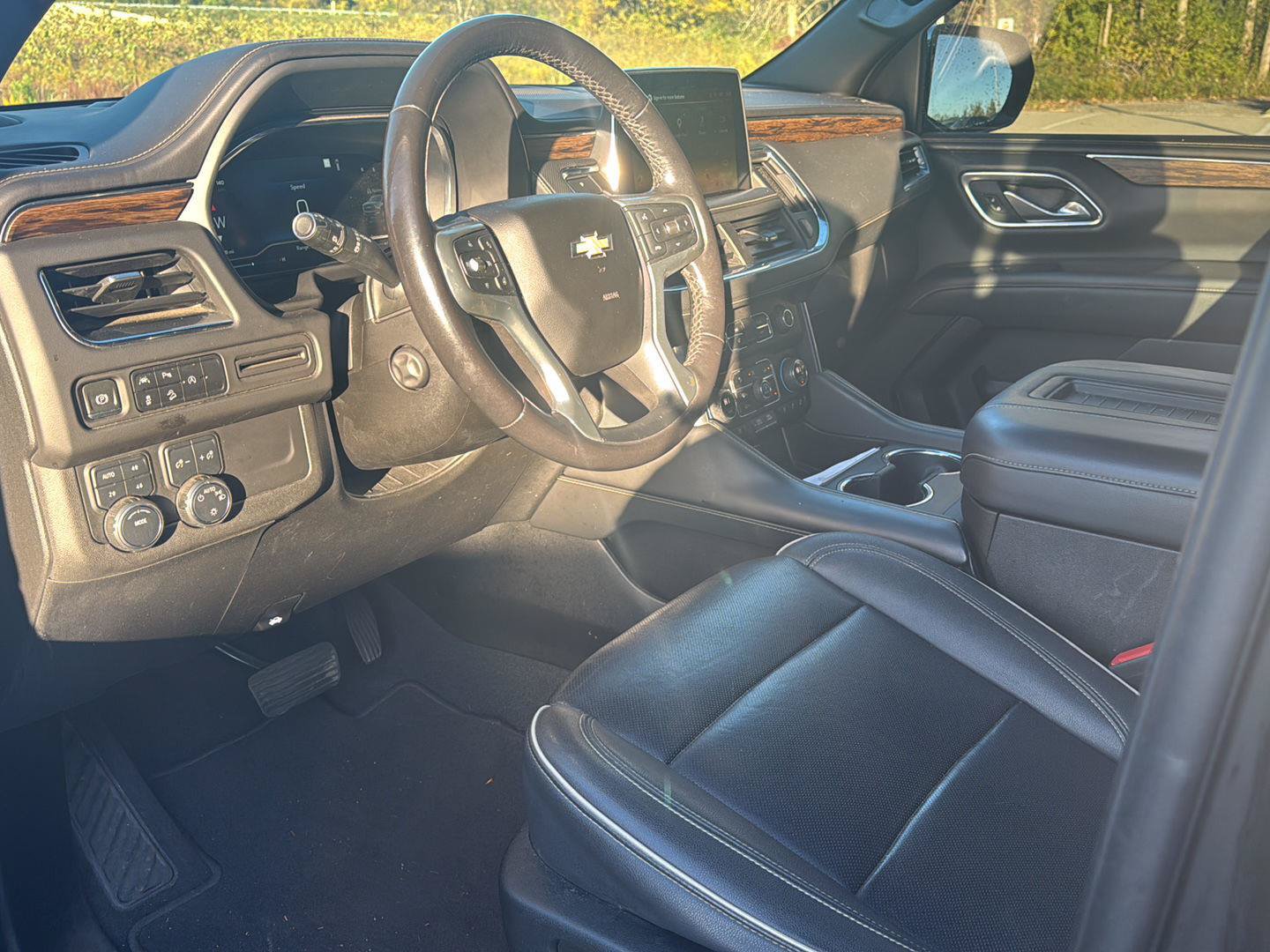 Used 2023 Chevrolet Tahoe Premier AWD/4WD image 11