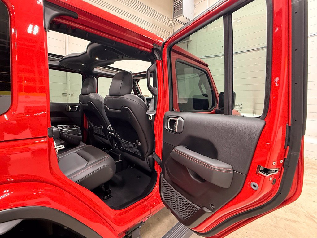 Used 2026 Jeep Wrangler Unlimited Rubicon AWD/4WD image 37