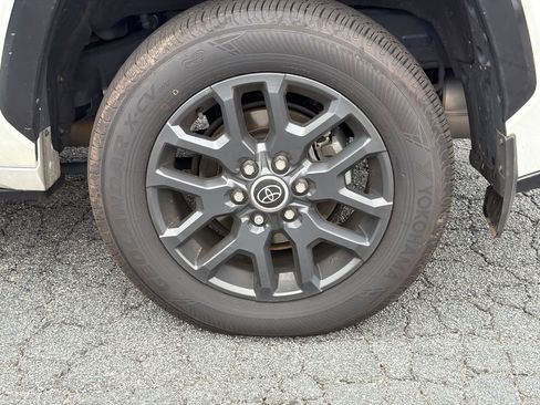 Used 2023 Toyota Sequoia Platinum AWD/4WD image 21