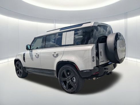 Used 2026 Land Rover Defender 110 X-Dynamic SE AWD/4WD image 7