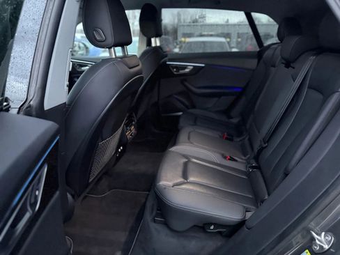 Used 2019 Audi Q8 Premium Plus w/ Premium Plus image 13