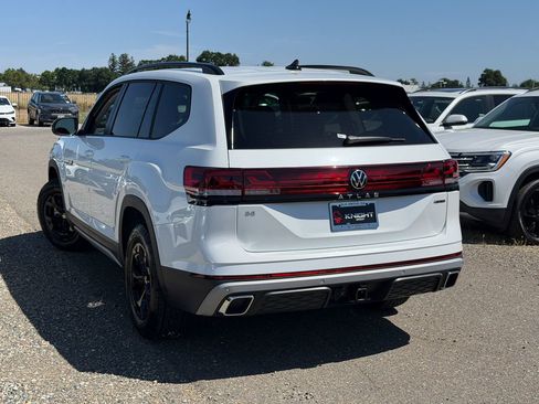 New 2026 Volkswagen Atlas Peak Edition AWD/4WD image 11