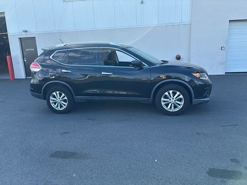 Used 2016 Nissan Rogue SV w/ SV Premium Package AWD/4WD image 4