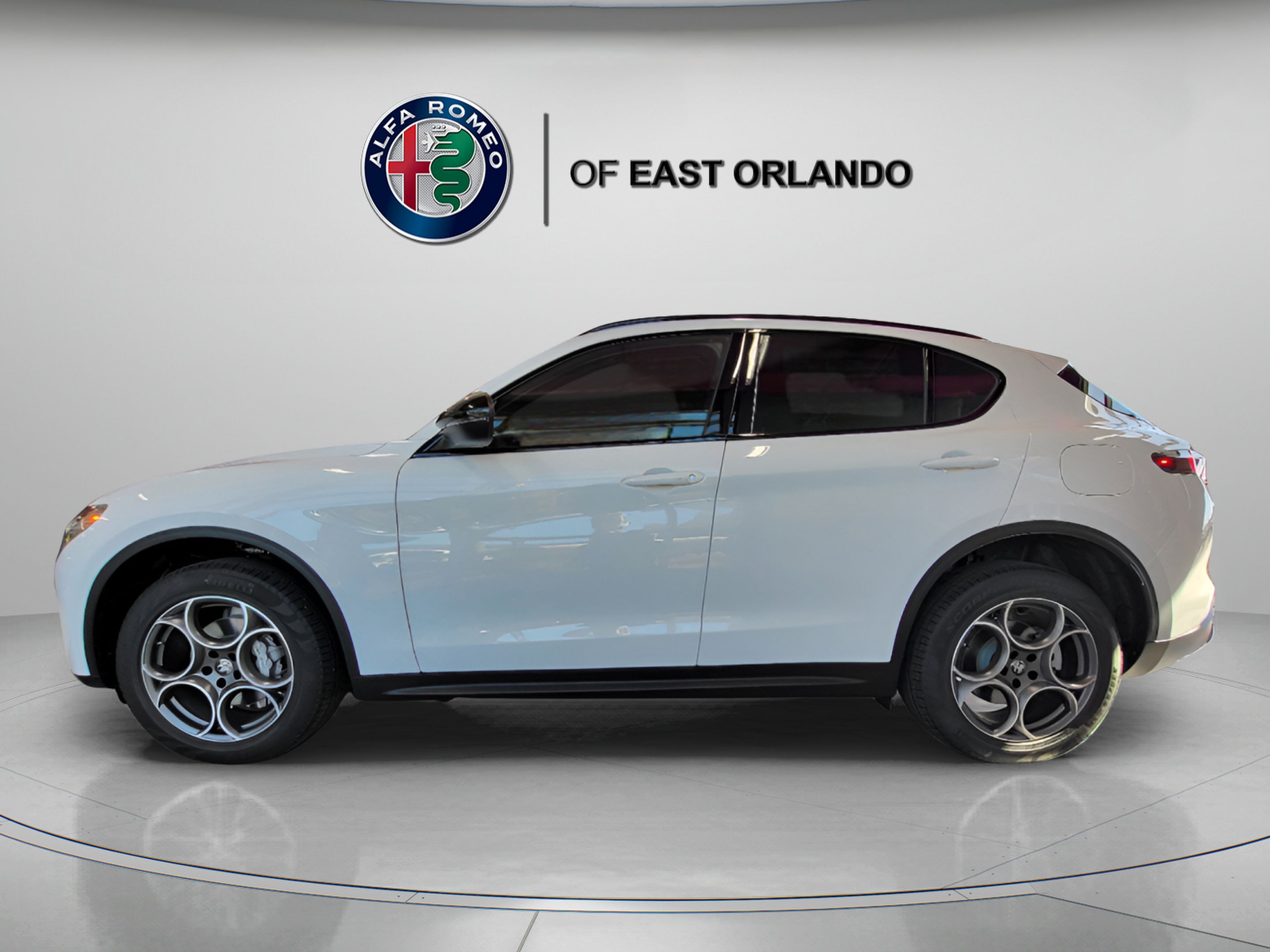 New 2025 Alfa Romeo Stelvio Sprint AWD/4WD image 5